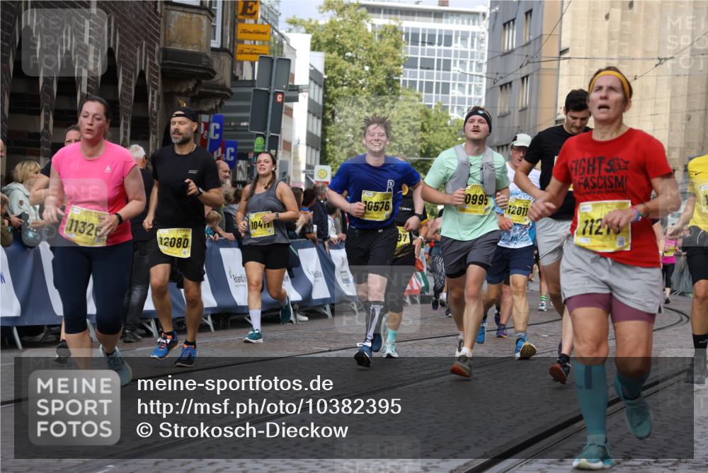 13.09.2026 - 21. swb-Marathon Bremen Strokosch-Dieckow http://msf.ph/oto/10382395 13.09.2026 11:05:21 Ziel 10315, 10370, 10465, 10718, 10729, 10741, 10800, 10850, 10855, 10856, 10975, 11105, 11133, 11272, 11281, 11395, 11518, 11584, 11722, 11757, 11900, 11939, 12002, 12064, 12099, 12235, 12335, 12420, 12522, 10186, 10259, 10260, 10432, 10717, 10864, 11146, 11314, 11334, 11387, 11394, 11520, 11521, 11571, 11572, 11724, 11791, 11892, 12055, 12251, 12273, 12330, 12362 meine-sportfotos.de