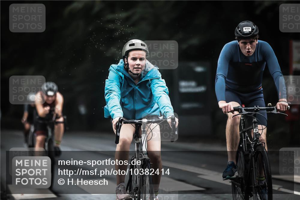 13.09.2026 - Stadtparktriathlon H.Heesch http://msf.ph/oto/10382414 13.09.2026 12:29:37 Radfahren 959, 966, 1009, 1055, 1091, 1101, 1121 meine-sportfotos.de