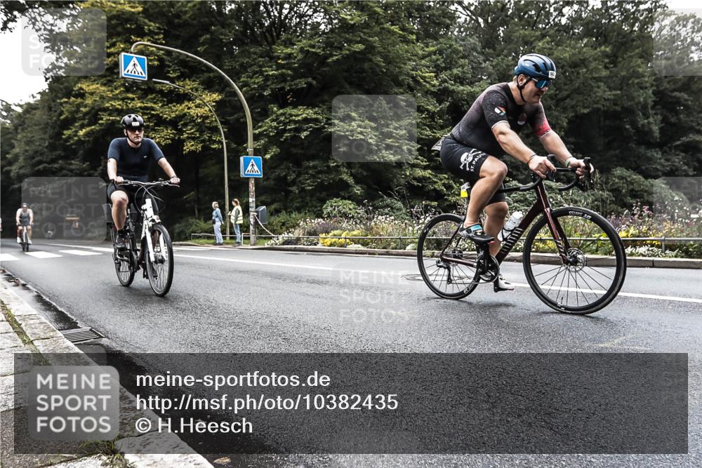13.09.2026 - Stadtparktriathlon H.Heesch http://msf.ph/oto/10382435 13.09.2026 11:08:38 Radfahren 562, 601, 684, 697 meine-sportfotos.de