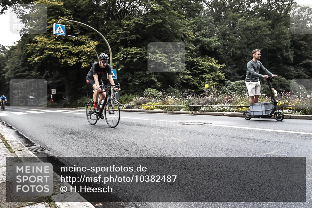 13.09.2026 - Stadtparktriathlon H.Heesch http://msf.ph/oto/10382487 13.09.2026 11:09:02 Radfahren 468, 616 meine-sportfotos.de