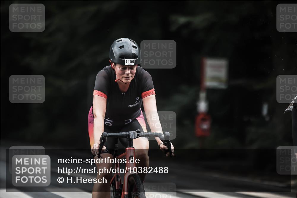 13.09.2026 - Stadtparktriathlon H.Heesch http://msf.ph/oto/10382488 13.09.2026 12:29:46 Radfahren 956, 1057, 1101, 1105, 1136, 1179 meine-sportfotos.de