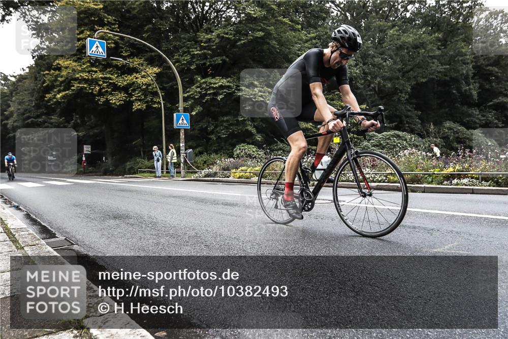 13.09.2026 - Stadtparktriathlon H.Heesch http://msf.ph/oto/10382493 13.09.2026 11:09:02 Radfahren 468, 616 meine-sportfotos.de