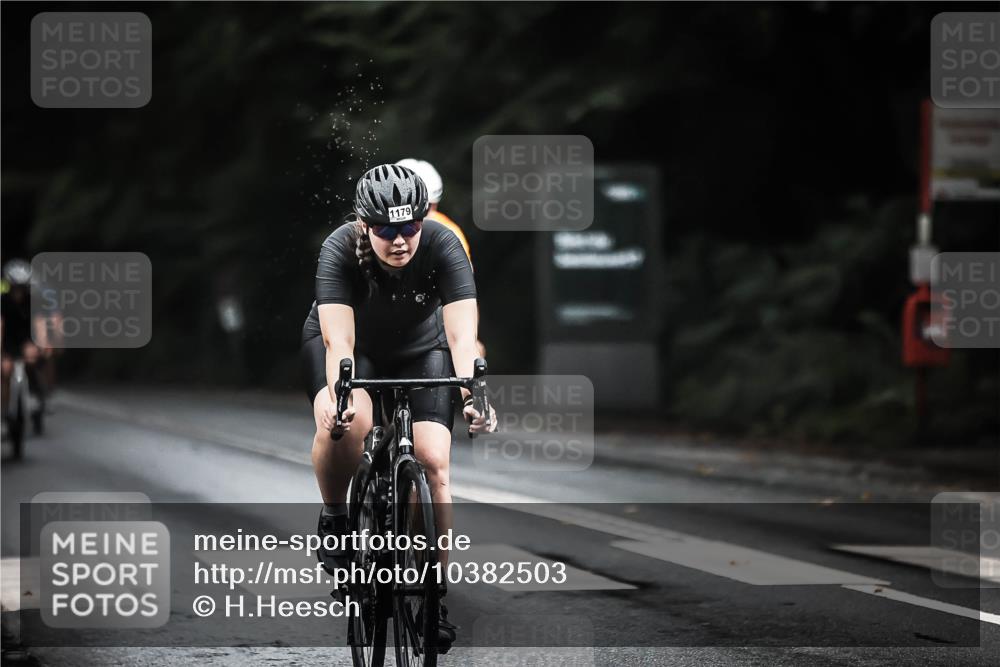 13.09.2026 - Stadtparktriathlon H.Heesch http://msf.ph/oto/10382503 13.09.2026 12:29:48 Radfahren 956, 971, 1057, 1068, 1105, 1136, 1176, 1179 meine-sportfotos.de
