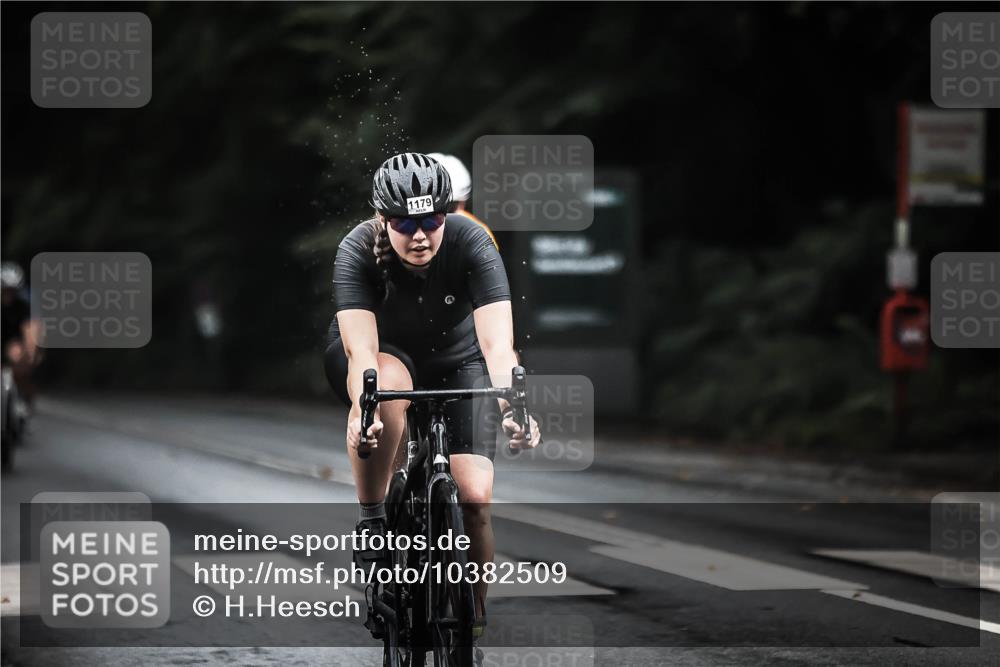 13.09.2026 - Stadtparktriathlon H.Heesch http://msf.ph/oto/10382509 13.09.2026 12:29:48 Radfahren 956, 971, 1057, 1068, 1105, 1136, 1176, 1179 meine-sportfotos.de