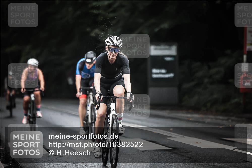 13.09.2026 - Stadtparktriathlon H.Heesch http://msf.ph/oto/10382522 13.09.2026 12:29:52 Radfahren 956, 971, 1057, 1068, 1105, 1133, 1136, 1176, 1179 meine-sportfotos.de