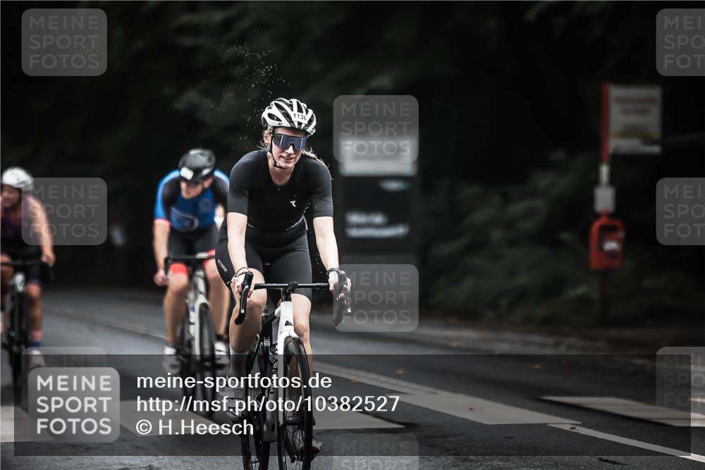 13.09.2026 - Stadtparktriathlon H.Heesch http://msf.ph/oto/10382527 13.09.2026 12:29:52 Radfahren 956, 971, 1057, 1068, 1105, 1133, 1136, 1176, 1179 meine-sportfotos.de