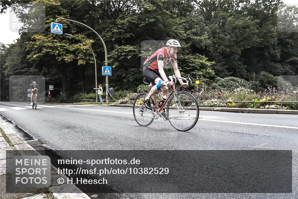 13.09.2026 - Stadtparktriathlon H.Heesch http://msf.ph/oto/10382529 13.09.2026 11:09:20 Radfahren 275, 497, 640 meine-sportfotos.de