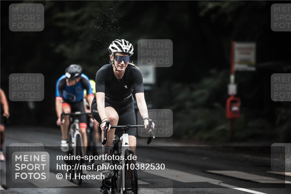 13.09.2026 - Stadtparktriathlon H.Heesch http://msf.ph/oto/10382530 13.09.2026 12:29:52 Radfahren 956, 971, 1057, 1068, 1105, 1133, 1136, 1176, 1179 meine-sportfotos.de