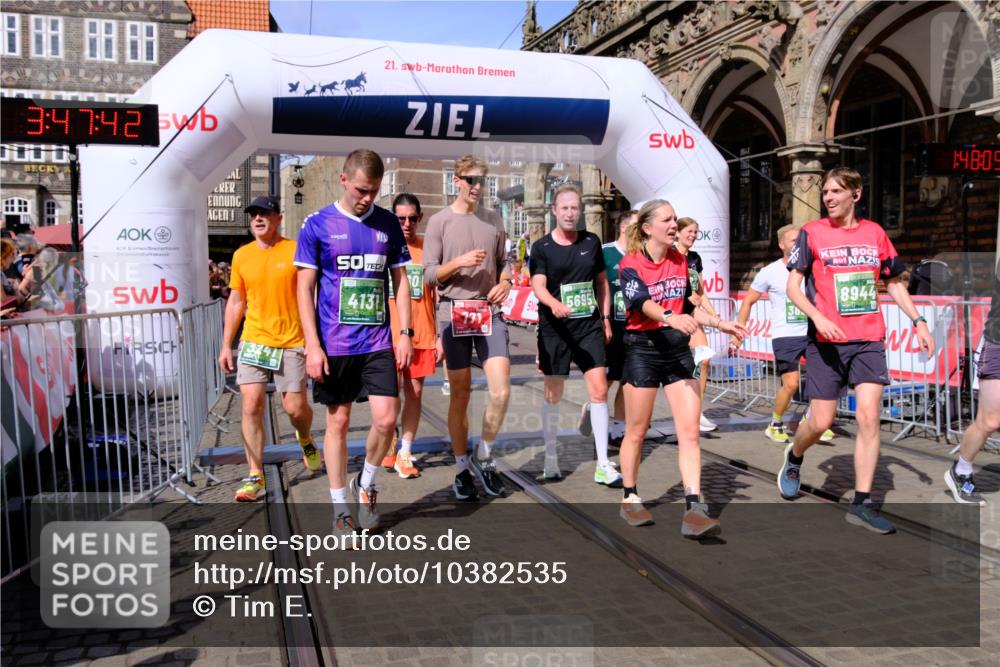 13.09.2026 - 21. swb-Marathon Bremen Tim E. http://msf.ph/oto/10382535 13.09.2026 13:18:31 Ziel 1146, 1419, 1872, 2260, 2671, 3241, 3458, 3514, 3634, 4131, 4733, 5292, 5460, 5695, 5948, 6152, 6448, 7491, 7954, 8094, 8943, 8944, 9134, 9609, 10065, 13150 meine-sportfotos.de