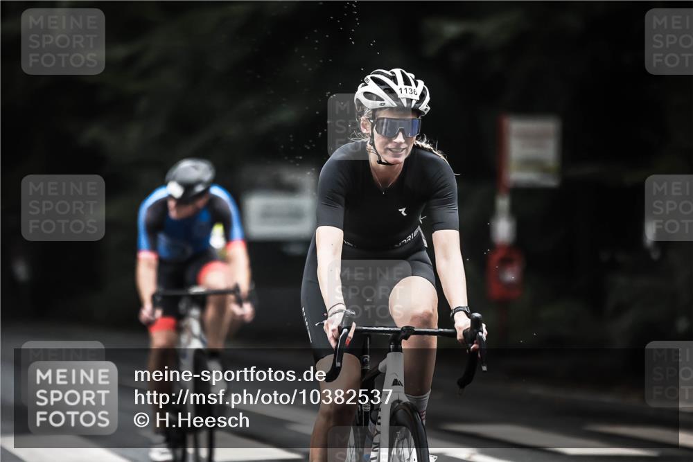 13.09.2026 - Stadtparktriathlon H.Heesch http://msf.ph/oto/10382537 13.09.2026 12:29:52 Radfahren 956, 971, 1057, 1068, 1105, 1133, 1136, 1176, 1179 meine-sportfotos.de