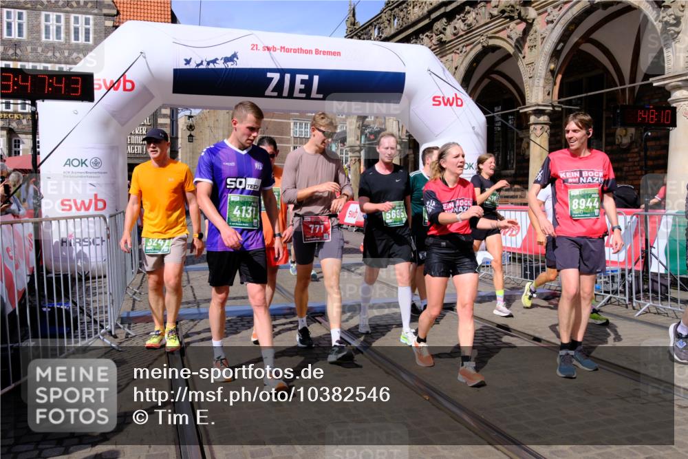 13.09.2026 - 21. swb-Marathon Bremen Tim E. http://msf.ph/oto/10382546 13.09.2026 13:18:31 Ziel 1146, 1419, 1872, 2260, 2671, 3241, 3458, 3514, 3634, 4131, 4733, 5292, 5460, 5695, 5948, 6152, 6448, 7491, 7954, 8094, 8943, 8944, 9134, 9609, 10065, 13150 meine-sportfotos.de