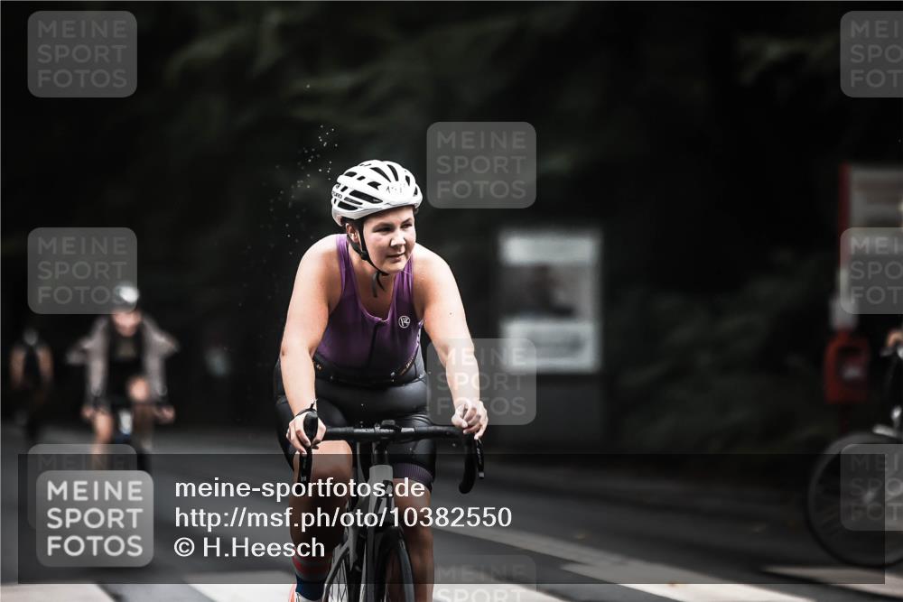 13.09.2026 - Stadtparktriathlon H.Heesch http://msf.ph/oto/10382550 13.09.2026 12:29:54 Radfahren 956, 971, 983, 1068, 1133, 1136, 1176, 1179 meine-sportfotos.de