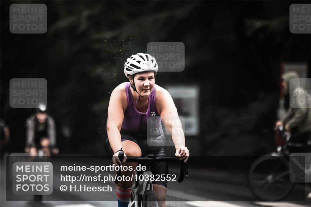 13.09.2026 - Stadtparktriathlon H.Heesch http://msf.ph/oto/10382552 13.09.2026 12:29:54 Radfahren 956, 971, 983, 1068, 1133, 1136, 1176, 1179 meine-sportfotos.de