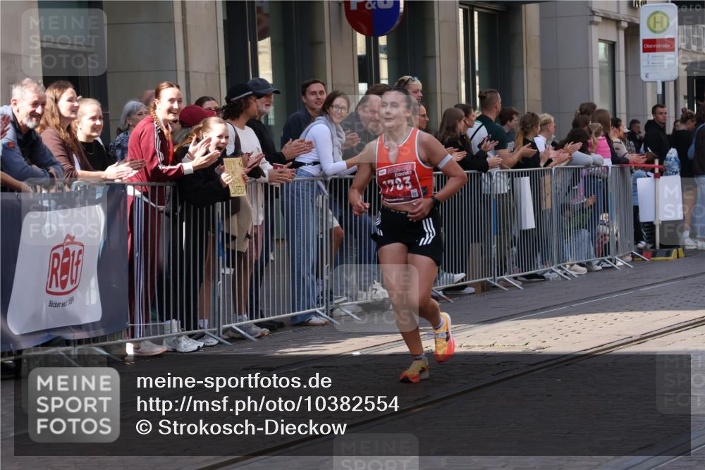 13.09.2026 - 21. swb-Marathon Bremen Strokosch-Dieckow http://msf.ph/oto/10382554 13.09.2026 12:47:53 Ziel 358, 447, 875, 991, 1161, 1783 meine-sportfotos.de