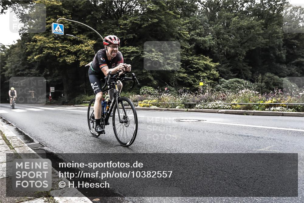 13.09.2026 - Stadtparktriathlon H.Heesch http://msf.ph/oto/10382557 13.09.2026 11:09:38 Radfahren 487, 657, 708, 1798 meine-sportfotos.de