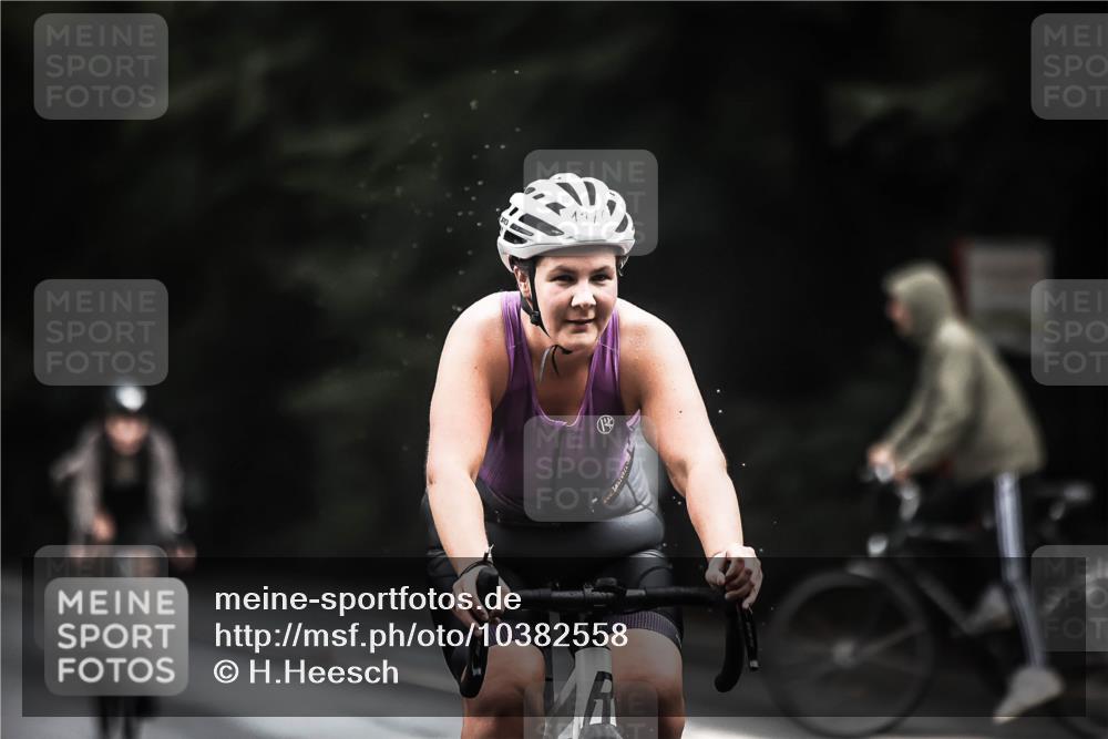 13.09.2026 - Stadtparktriathlon H.Heesch http://msf.ph/oto/10382558 13.09.2026 12:29:54 Radfahren 956, 971, 983, 1068, 1133, 1136, 1176, 1179 meine-sportfotos.de