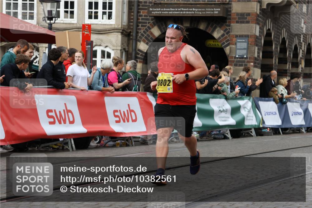 13.09.2026 - 21. swb-Marathon Bremen Strokosch-Dieckow http://msf.ph/oto/10382561 13.09.2026 11:05:28 Ziel 10370, 10411, 10465, 10576, 10697, 10718, 10800, 10802, 10850, 10975, 10995, 11102, 11105, 11157, 11218, 11281, 11326, 11584, 11616, 11722, 11900, 12002, 12011, 12064, 12079, 12080, 12099, 12235, 12335, 12522, 10238, 10259, 10260, 10457, 10864, 11314, 11387, 11520, 11521, 11724, 11791, 11892, 11947, 12156, 12273, 12330, 12362, 12501 meine-sportfotos.de