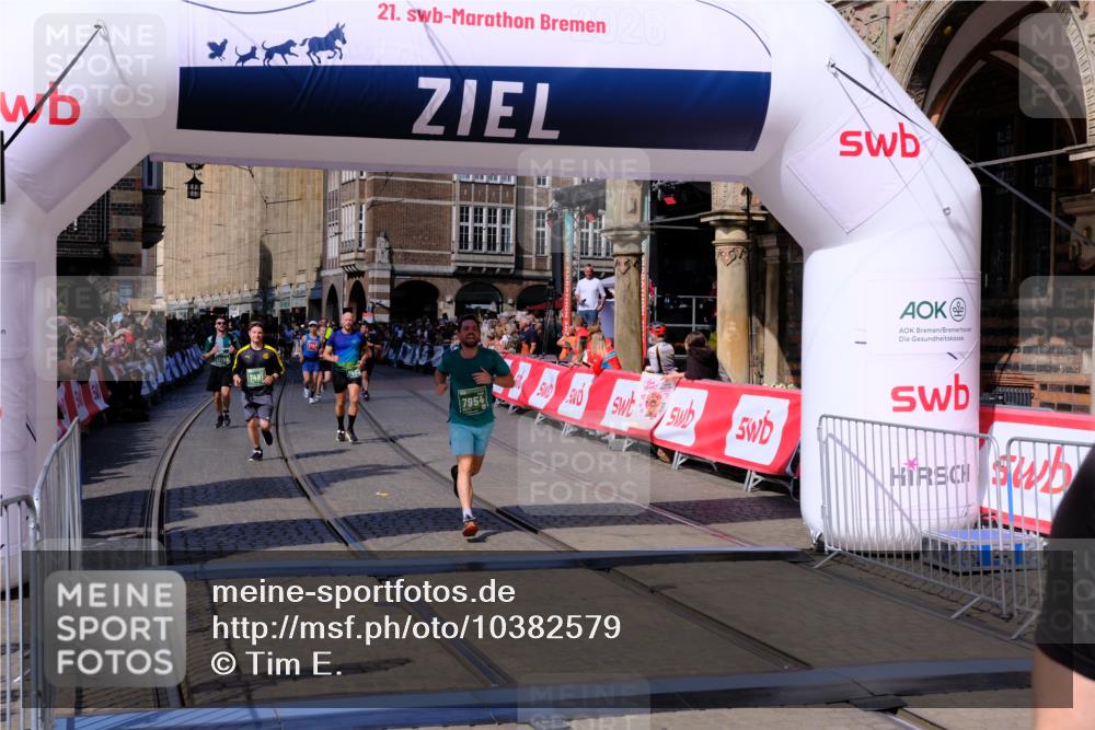 13.09.2026 - 21. swb-Marathon Bremen Tim E. http://msf.ph/oto/10382579 13.09.2026 13:18:39 Ziel 1146, 1419, 2055, 3458, 5307, 5460, 6293, 6294, 6818, 7491, 7731, 7954, 8404, 8872, 9019, 9134, 9609, 10065, 13150 meine-sportfotos.de