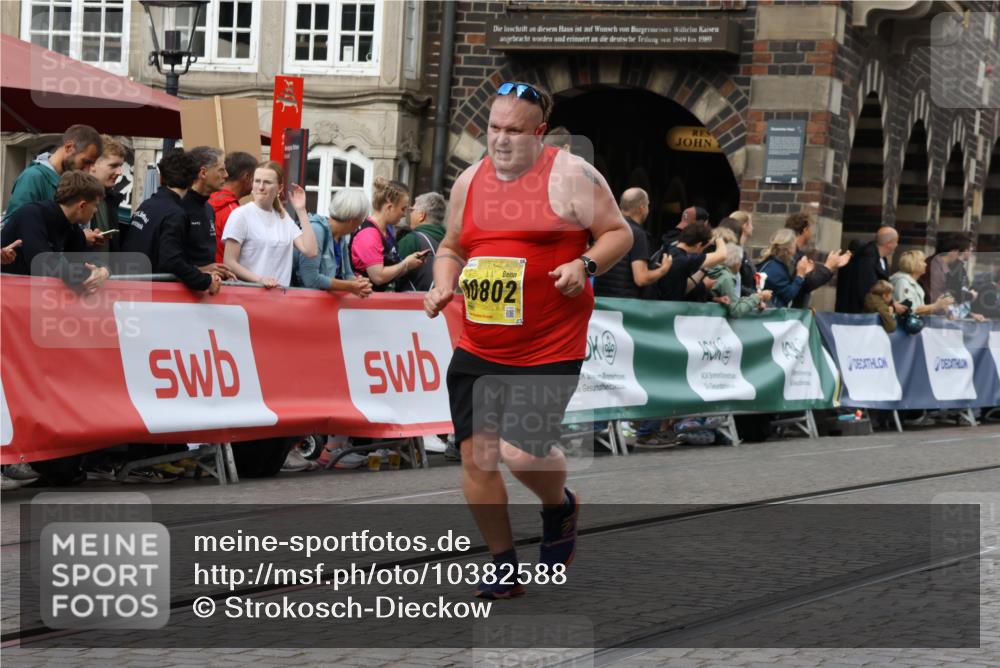 13.09.2026 - 21. swb-Marathon Bremen Strokosch-Dieckow http://msf.ph/oto/10382588 13.09.2026 11:05:28 Ziel 10370, 10411, 10465, 10576, 10697, 10718, 10800, 10802, 10850, 10975, 10995, 11102, 11105, 11157, 11218, 11281, 11326, 11584, 11616, 11722, 11900, 12002, 12011, 12064, 12079, 12080, 12099, 12235, 12335, 12522, 10238, 10259, 10260, 10457, 10864, 11314, 11387, 11520, 11521, 11724, 11791, 11892, 11947, 12156, 12273, 12330, 12362, 12501 meine-sportfotos.de