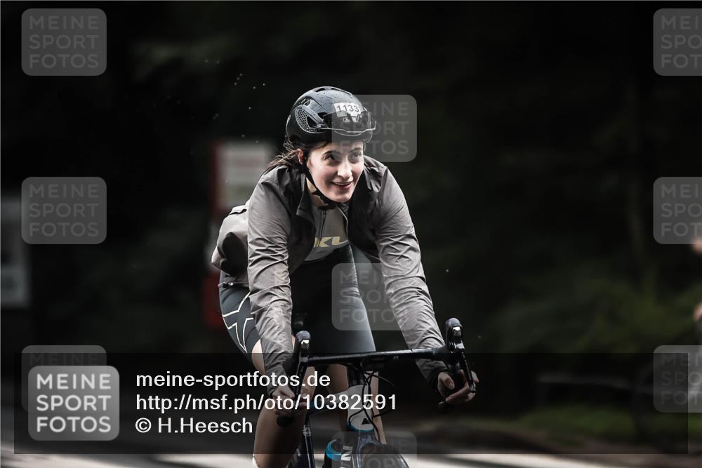 13.09.2026 - Stadtparktriathlon H.Heesch http://msf.ph/oto/10382591 13.09.2026 12:29:56 Radfahren 971, 983, 1068, 1133, 1136, 1154, 1176 meine-sportfotos.de