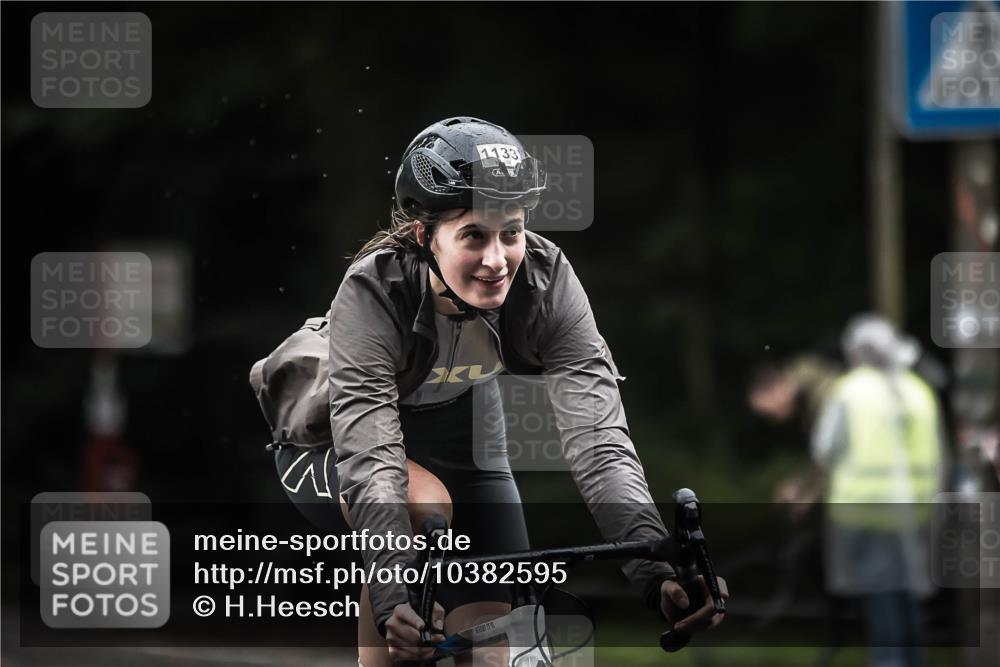 13.09.2026 - Stadtparktriathlon H.Heesch http://msf.ph/oto/10382595 13.09.2026 12:29:57 Radfahren 971, 983, 1068, 1133, 1136, 1154, 1176 meine-sportfotos.de