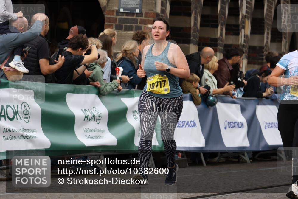 13.09.2026 - 21. swb-Marathon Bremen Strokosch-Dieckow http://msf.ph/oto/10382600 13.09.2026 11:05:30 Ziel 10370, 10411, 10465, 10576, 10697, 10718, 10800, 10802, 10850, 10975, 10995, 11102, 11105, 11157, 11218, 11281, 11326, 11584, 11616, 11722, 11900, 12002, 12011, 12064, 12079, 12080, 12099, 12335, 12522, 10168, 10238, 10259, 10260, 10457, 10864, 11024, 11520, 11724, 11791, 11892, 11947, 12156, 12273, 12330, 12362, 12501 meine-sportfotos.de