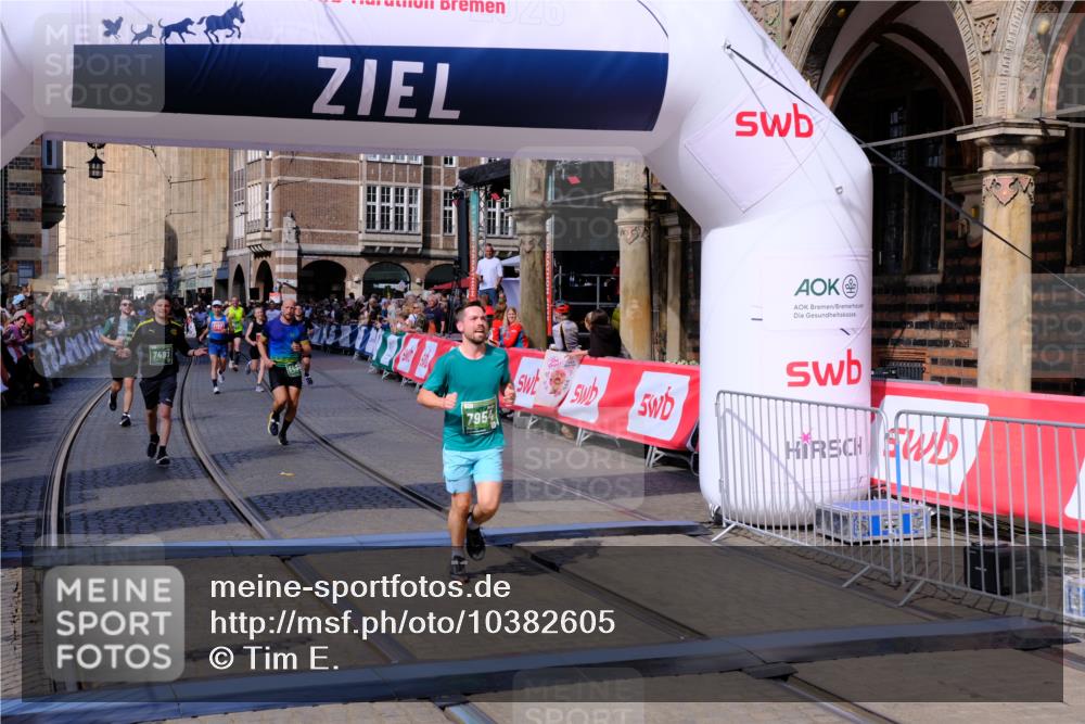 13.09.2026 - 21. swb-Marathon Bremen Tim E. http://msf.ph/oto/10382605 13.09.2026 13:18:40 Ziel 1146, 1419, 2055, 3458, 5307, 5460, 6293, 6294, 6818, 7491, 7731, 7954, 8404, 8872, 9019, 9134, 9275, 10065, 13150 meine-sportfotos.de