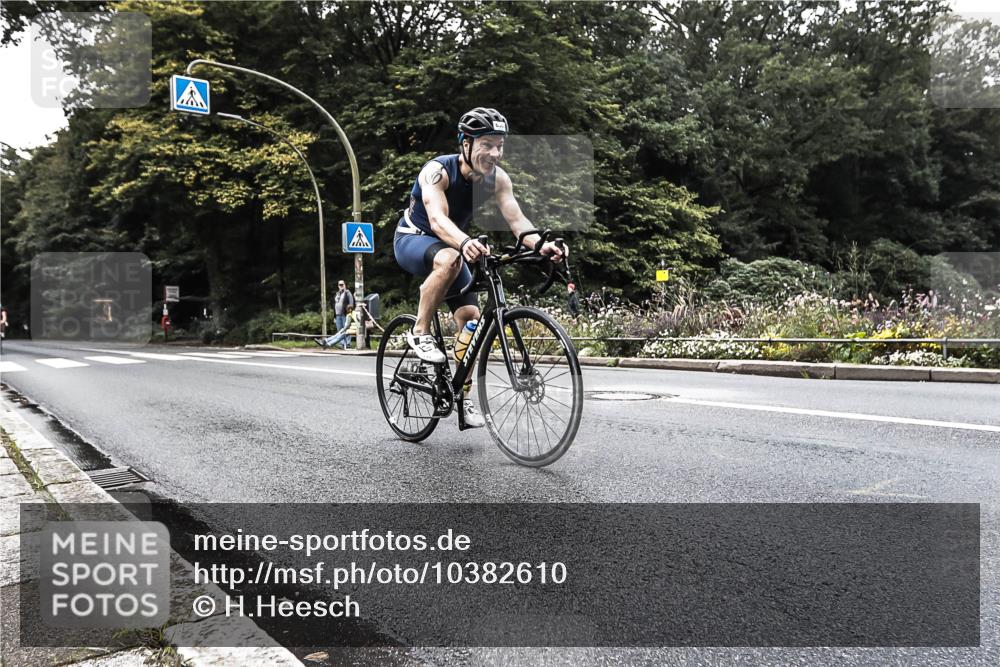 13.09.2026 - Stadtparktriathlon H.Heesch http://msf.ph/oto/10382610 13.09.2026 11:10:31 Radfahren 610, 1799 meine-sportfotos.de