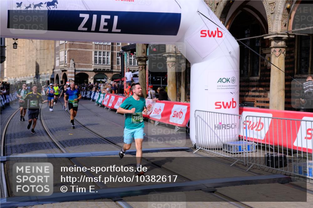 13.09.2026 - 21. swb-Marathon Bremen Tim E. http://msf.ph/oto/10382617 13.09.2026 13:18:40 Ziel 1146, 1419, 2055, 3458, 5307, 5460, 6293, 6294, 6818, 7491, 7731, 7954, 8404, 8872, 9019, 9134, 9275, 10065, 13150 meine-sportfotos.de