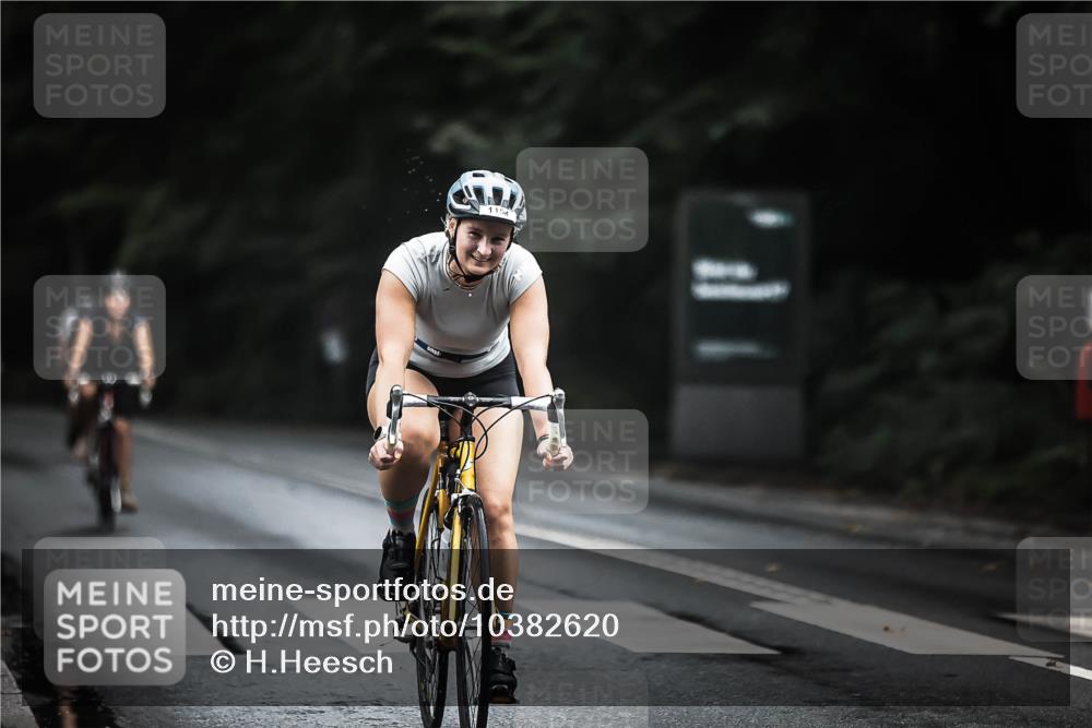 13.09.2026 - Stadtparktriathlon H.Heesch http://msf.ph/oto/10382620 13.09.2026 12:30:02 Radfahren 983, 1040, 1109, 1118, 1133, 1154 meine-sportfotos.de