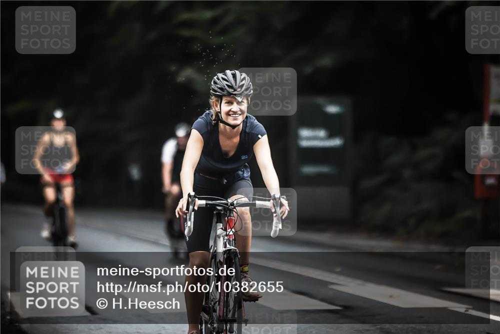 13.09.2026 - Stadtparktriathlon H.Heesch http://msf.ph/oto/10382655 13.09.2026 12:30:05 Radfahren 983, 1040, 1109, 1118, 1154 meine-sportfotos.de