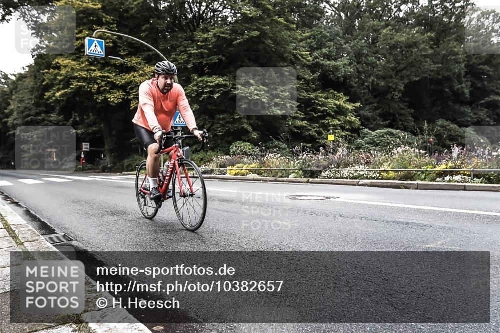 13.09.2026 - Stadtparktriathlon H.Heesch http://msf.ph/oto/10382657 13.09.2026 11:10:59 Radfahren 591 meine-sportfotos.de