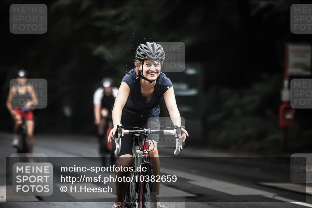 13.09.2026 - Stadtparktriathlon H.Heesch http://msf.ph/oto/10382659 13.09.2026 12:30:05 Radfahren 983, 1040, 1109, 1118, 1154 meine-sportfotos.de