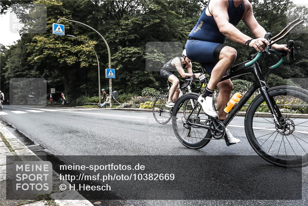 13.09.2026 - Stadtparktriathlon H.Heesch http://msf.ph/oto/10382669 13.09.2026 11:11:20 Radfahren 571, 685, 688, 694 meine-sportfotos.de