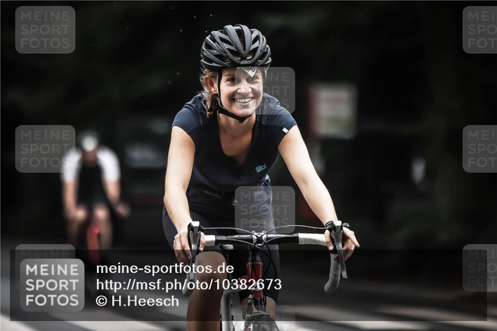 13.09.2026 - Stadtparktriathlon H.Heesch http://msf.ph/oto/10382673 13.09.2026 12:30:05 Radfahren 983, 1040, 1109, 1118, 1154 meine-sportfotos.de