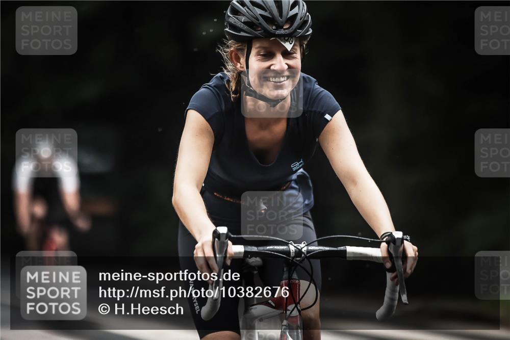 13.09.2026 - Stadtparktriathlon H.Heesch http://msf.ph/oto/10382676 13.09.2026 12:30:05 Radfahren 983, 1040, 1109, 1118, 1154 meine-sportfotos.de