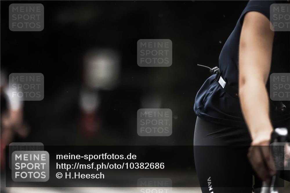 13.09.2026 - Stadtparktriathlon H.Heesch http://msf.ph/oto/10382686 13.09.2026 12:30:06 Radfahren 983, 1040, 1109, 1118, 1151, 1154 meine-sportfotos.de