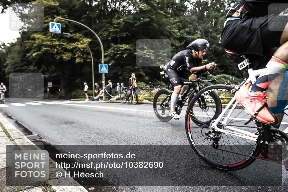 13.09.2026 - Stadtparktriathlon H.Heesch http://msf.ph/oto/10382690 13.09.2026 11:11:33 Radfahren 596, 655, 666 meine-sportfotos.de