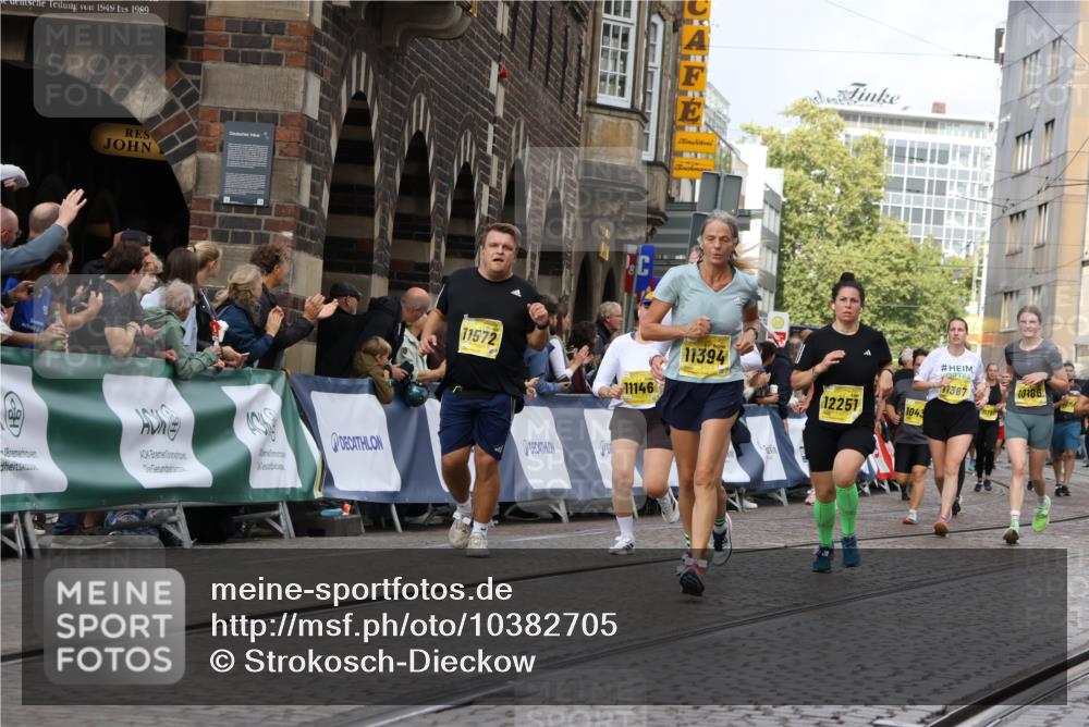 13.09.2026 - 21. swb-Marathon Bremen Strokosch-Dieckow http://msf.ph/oto/10382705 13.09.2026 11:05:33 Ziel 10370, 10411, 10576, 10697, 10717, 10718, 10800, 10802, 10995, 11102, 11105, 11157, 11218, 11281, 11326, 11334, 11584, 11616, 11722, 11900, 12002, 12011, 12064, 12079, 12080, 12099, 12335, 10168, 10238, 10259, 10260, 10457, 10864, 11024, 11520, 11791, 11947, 12156, 12362, 12378, 12501, 12773 meine-sportfotos.de