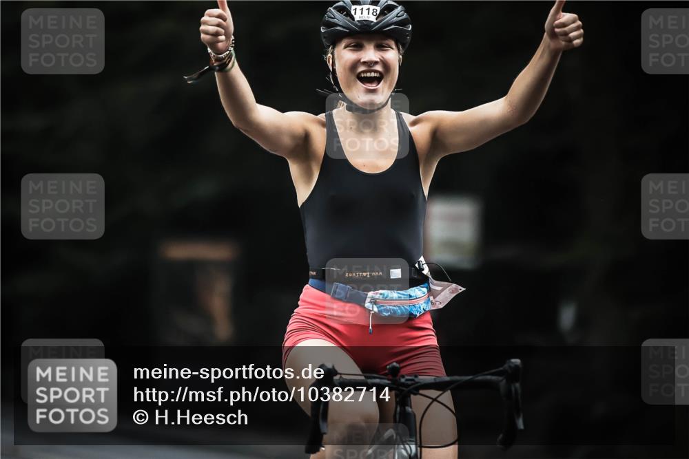 13.09.2026 - Stadtparktriathlon H.Heesch http://msf.ph/oto/10382714 13.09.2026 12:30:08 Radfahren 996, 1040, 1109, 1118, 1151, 1154 meine-sportfotos.de