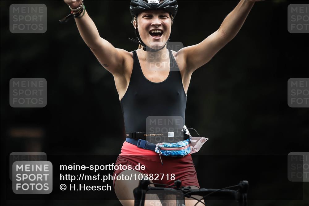 13.09.2026 - Stadtparktriathlon H.Heesch http://msf.ph/oto/10382718 13.09.2026 12:30:08 Radfahren 996, 1040, 1109, 1118, 1151, 1154 meine-sportfotos.de