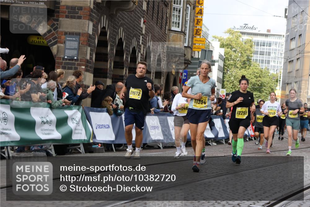 13.09.2026 - 21. swb-Marathon Bremen Strokosch-Dieckow http://msf.ph/oto/10382720 13.09.2026 11:05:33 Ziel 10370, 10411, 10576, 10697, 10717, 10718, 10800, 10802, 10995, 11102, 11105, 11157, 11218, 11281, 11326, 11334, 11584, 11616, 11722, 11900, 12002, 12011, 12064, 12079, 12080, 12099, 12335, 10168, 10238, 10259, 10260, 10457, 10864, 11024, 11520, 11791, 11947, 12156, 12362, 12378, 12501, 12773 meine-sportfotos.de