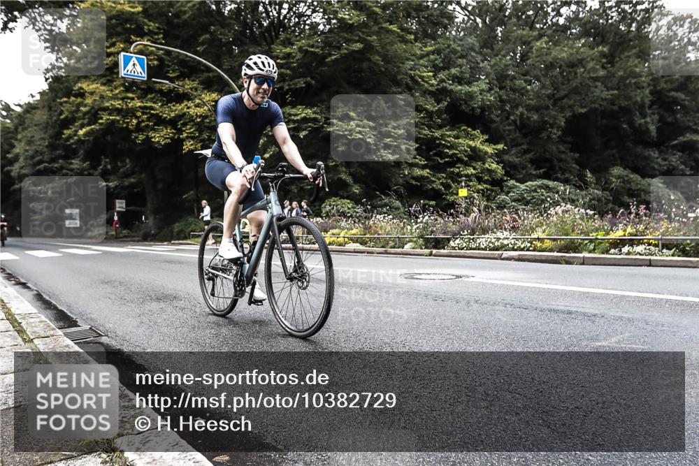 13.09.2026 - Stadtparktriathlon H.Heesch http://msf.ph/oto/10382729 13.09.2026 11:11:41 Radfahren 470, 547, 612 meine-sportfotos.de