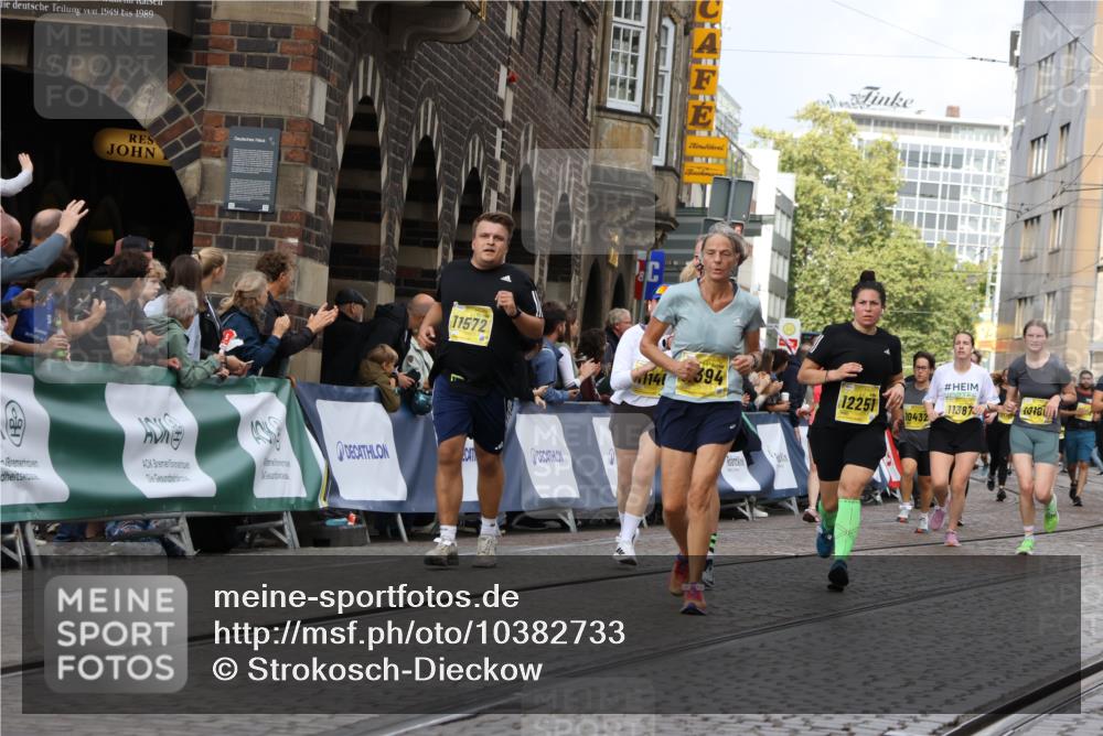 13.09.2026 - 21. swb-Marathon Bremen Strokosch-Dieckow http://msf.ph/oto/10382733 13.09.2026 11:05:33 Ziel 10370, 10411, 10576, 10697, 10717, 10718, 10800, 10802, 10995, 11102, 11105, 11157, 11218, 11281, 11326, 11334, 11584, 11616, 11722, 11900, 12002, 12011, 12064, 12079, 12080, 12099, 12335, 10168, 10238, 10259, 10260, 10457, 10864, 11024, 11520, 11791, 11947, 12156, 12362, 12378, 12501, 12773 meine-sportfotos.de
