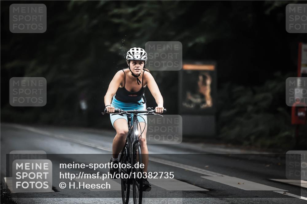 13.09.2026 - Stadtparktriathlon H.Heesch http://msf.ph/oto/10382735 13.09.2026 12:30:12 Radfahren 996, 1040, 1118, 1151 meine-sportfotos.de