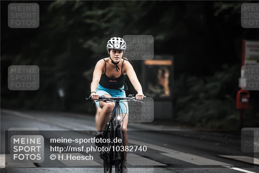 13.09.2026 - Stadtparktriathlon H.Heesch http://msf.ph/oto/10382740 13.09.2026 12:30:12 Radfahren 996, 1040, 1118, 1151 meine-sportfotos.de