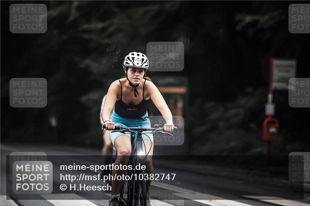 13.09.2026 - Stadtparktriathlon H.Heesch http://msf.ph/oto/10382747 13.09.2026 12:30:12 Radfahren 996, 1040, 1118, 1151 meine-sportfotos.de