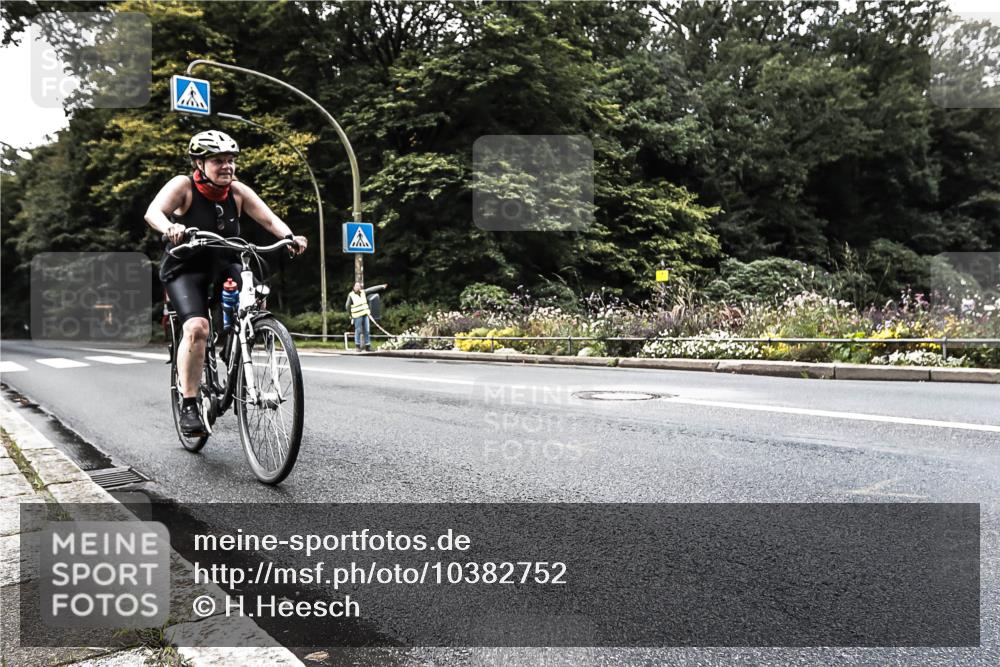 13.09.2026 - Stadtparktriathlon H.Heesch http://msf.ph/oto/10382752 13.09.2026 11:11:58 Radfahren 423, 603 meine-sportfotos.de