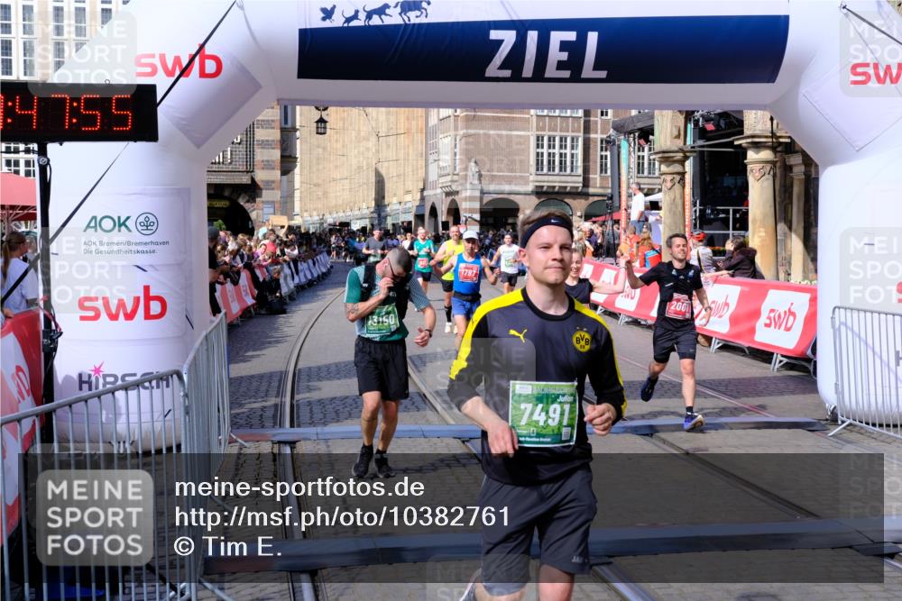 13.09.2026 - 21. swb-Marathon Bremen Tim E. http://msf.ph/oto/10382761 13.09.2026 13:18:44 Ziel 465, 1146, 1419, 2055, 5307, 5460, 6293, 6294, 6818, 7245, 7491, 7731, 7954, 8404, 8540, 8872, 9019, 9275, 13150 meine-sportfotos.de