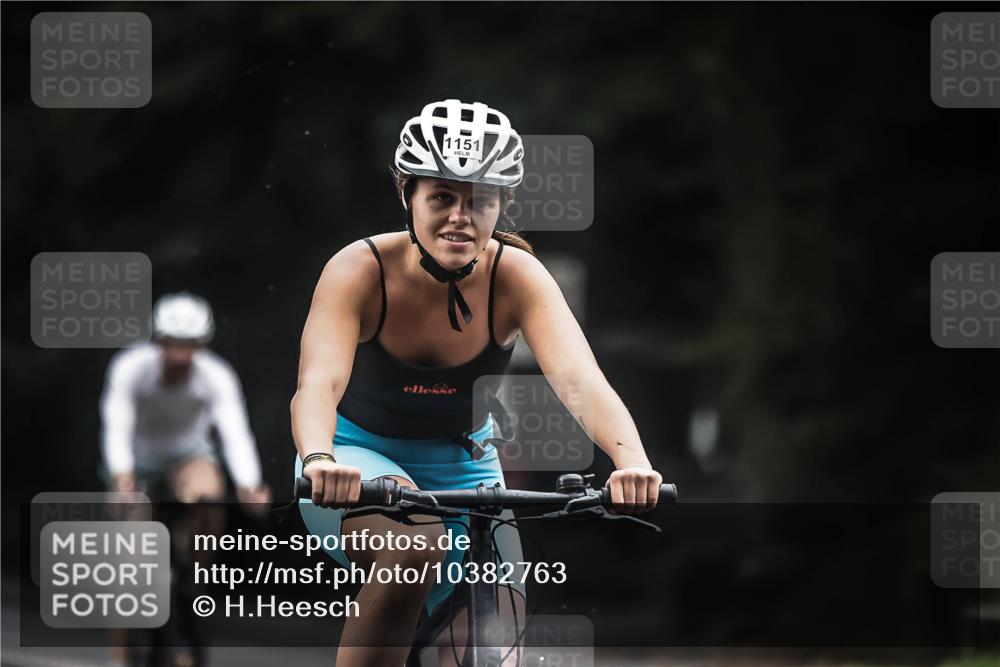 13.09.2026 - Stadtparktriathlon H.Heesch http://msf.ph/oto/10382763 13.09.2026 12:30:13 Radfahren 996, 1040, 1118, 1151 meine-sportfotos.de